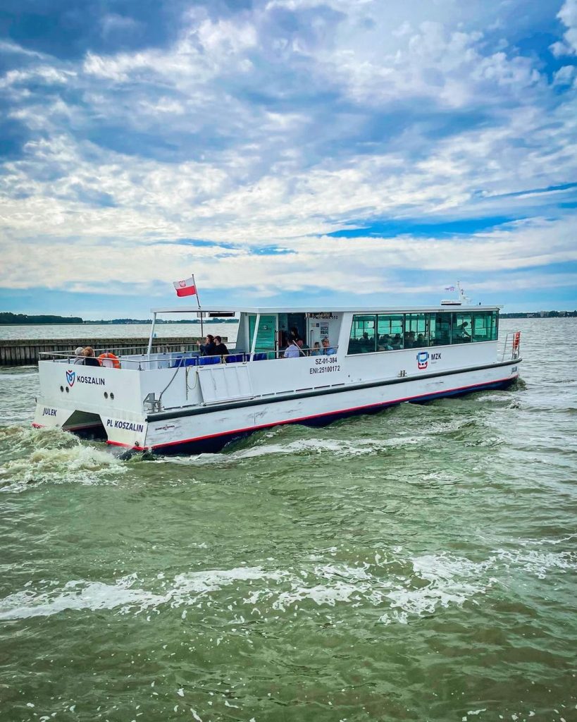 Rejsy po jeziorze Jamno